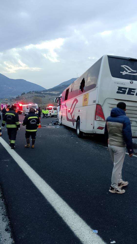 7 kişinin öldüğü otobüs kazasının nedenini yaralı kurtulan yolcu açıkladı 15